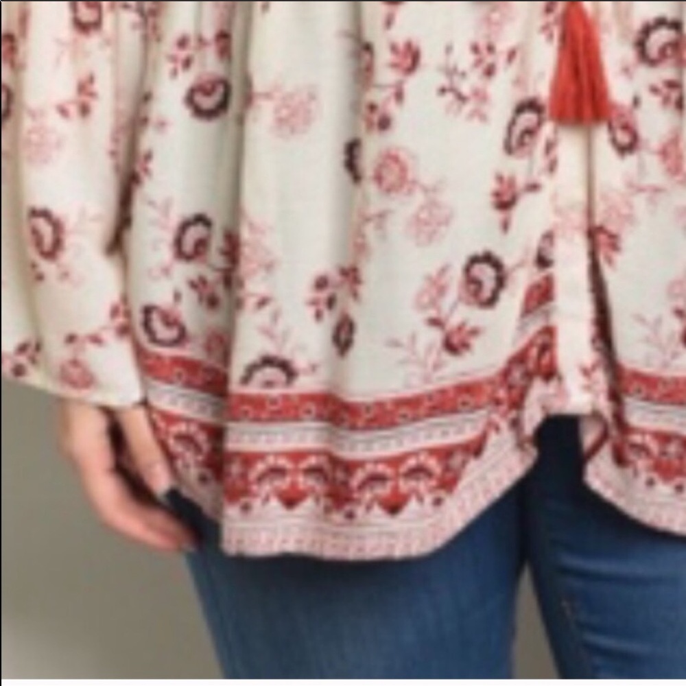 Plus Size Pretty Red Floral Top! - Picture 5 of 7
